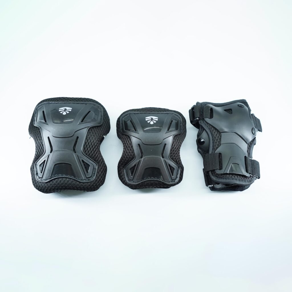 Flying Eagle NT Junior Protective Pack - Black